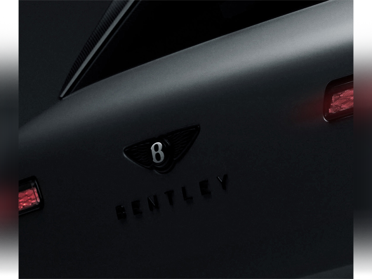 Bentley rear emblem and lettering