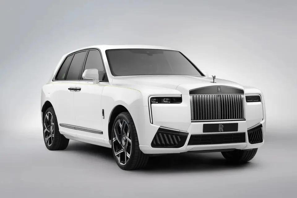 Rolls-Royce Cullinan rental at BLU Motors in Los Angeles